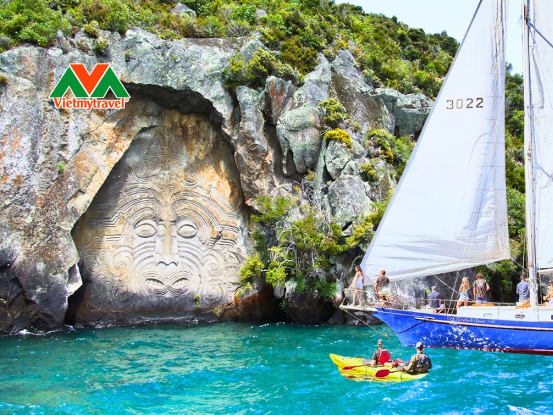 Tượng đá Māori