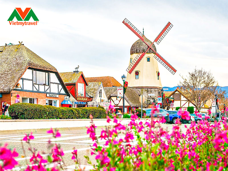 solvang-village-square