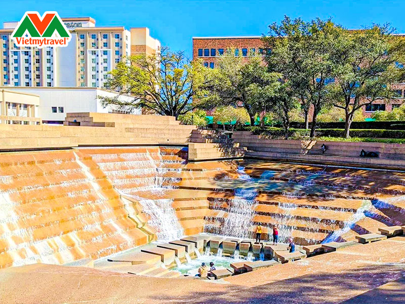 fort-worth-water-gardens