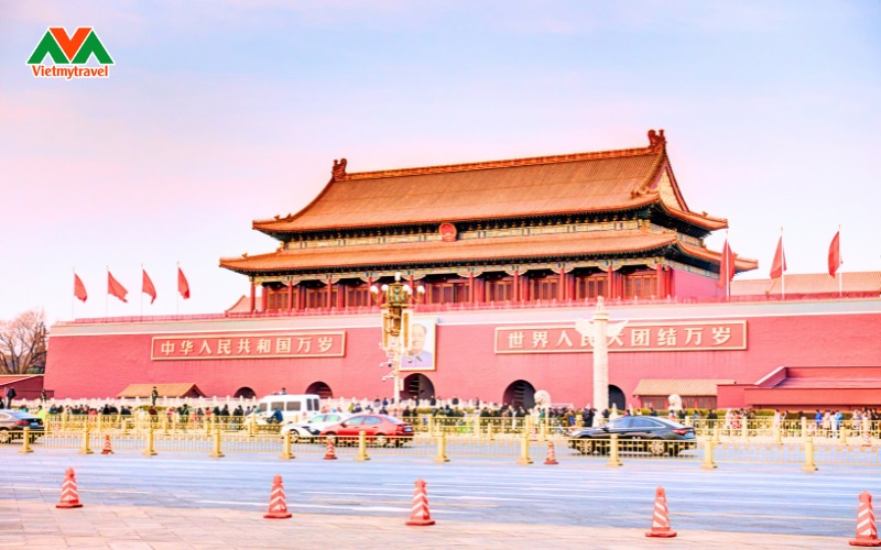 quang-truong-thien-an-mon-du-lich-bac-kinh