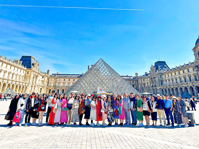 Đoàn du lịch châu Âu