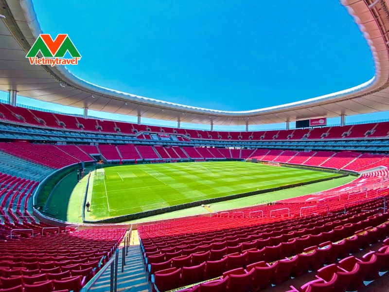 san-van-dong-estadio-akron